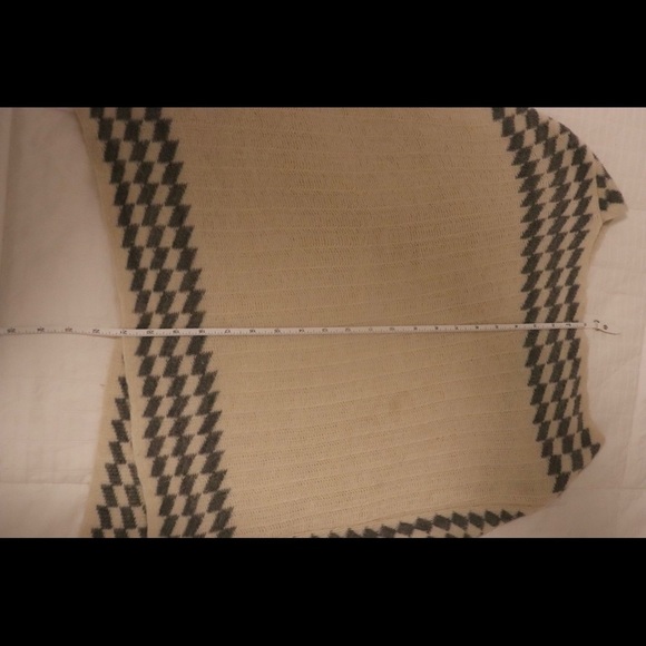 Karma Cream Gray Sweater Poncho Fringe Tassels Woven Diamond Pattern Trim - Picture 6 of 10